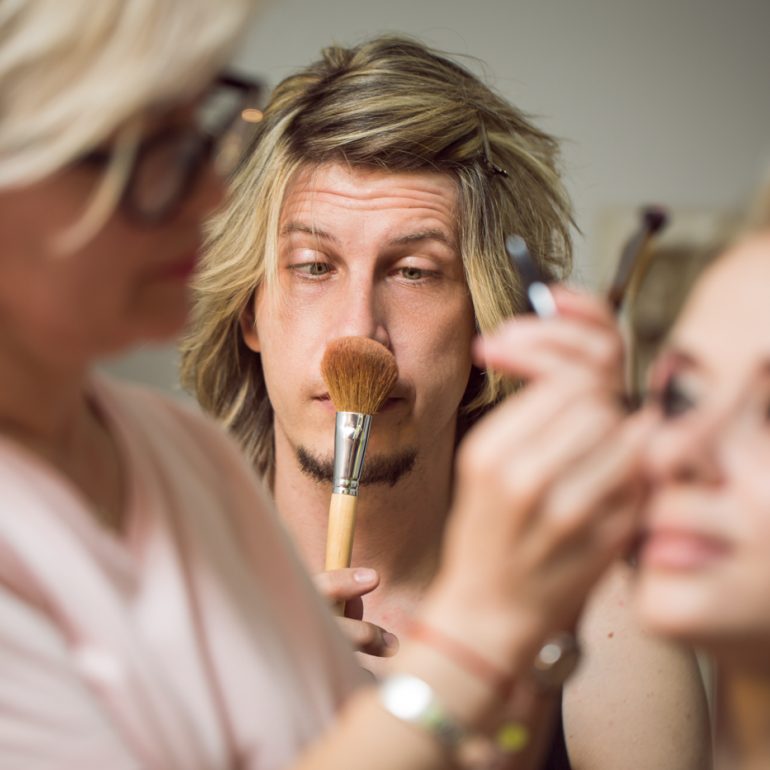 fotografie pregatire mireasa si mire Bucuresti